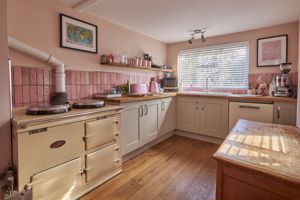 Kitchen- click for photo gallery
